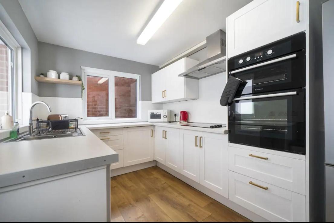 Apartment Cosy 2 Bedroom Town House Close To Centre *