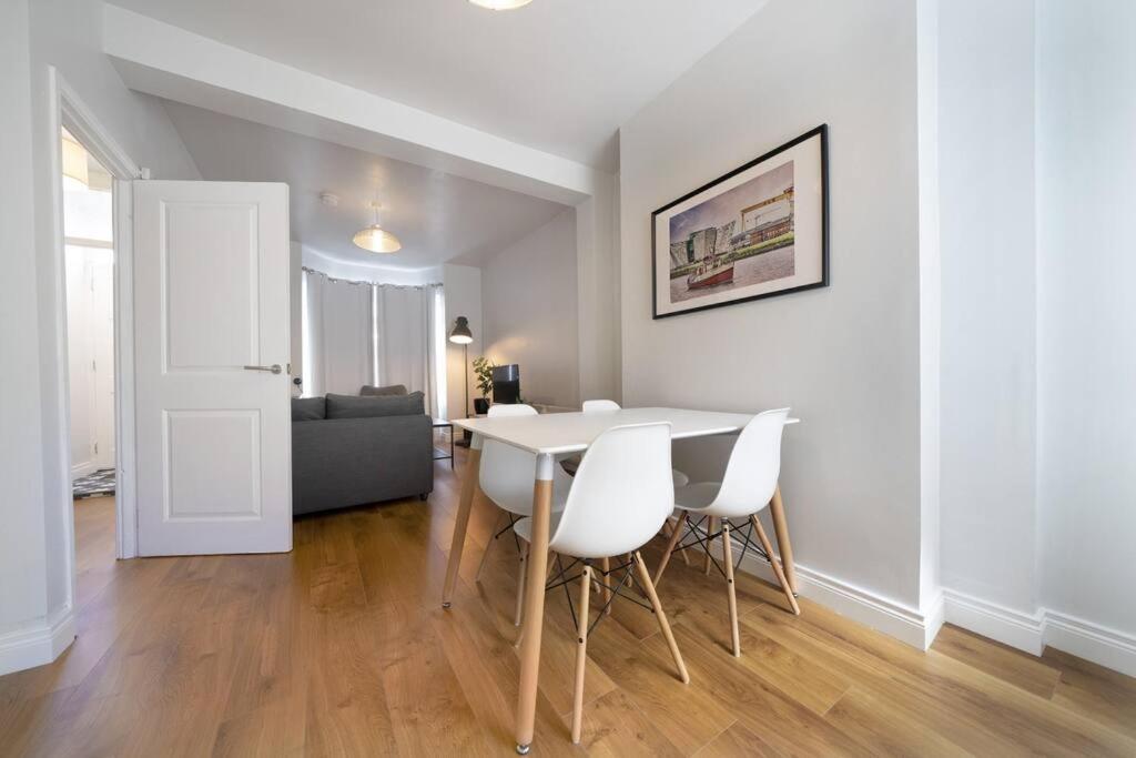 Cosy 2 Bedroom Town House Close To Centre Belfast