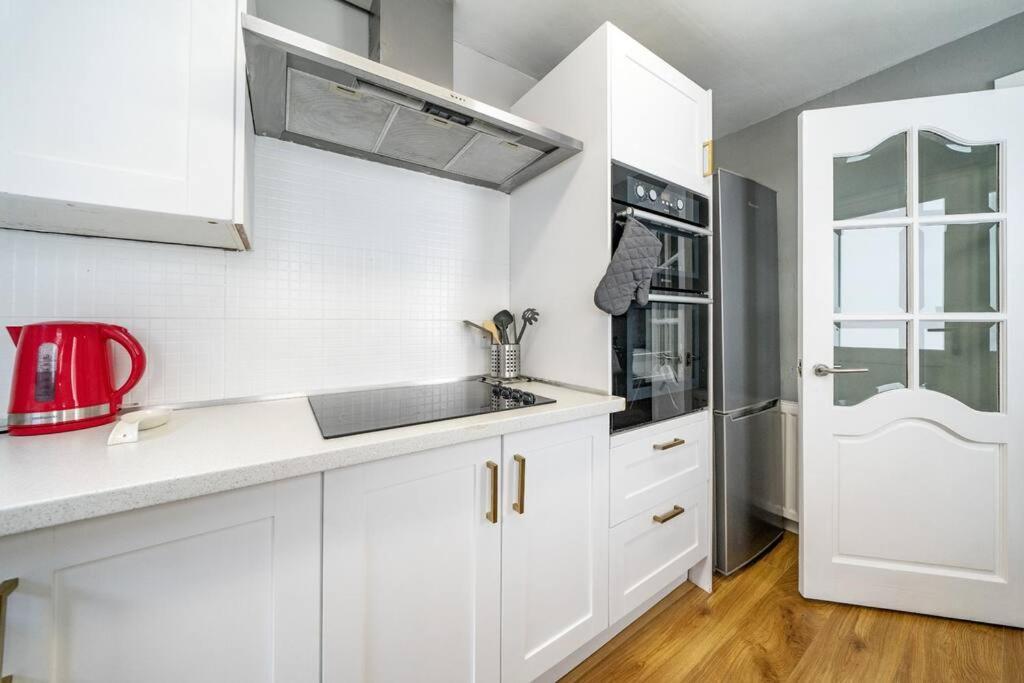 Cosy 2 Bedroom Town House Close To Centre Apartment
