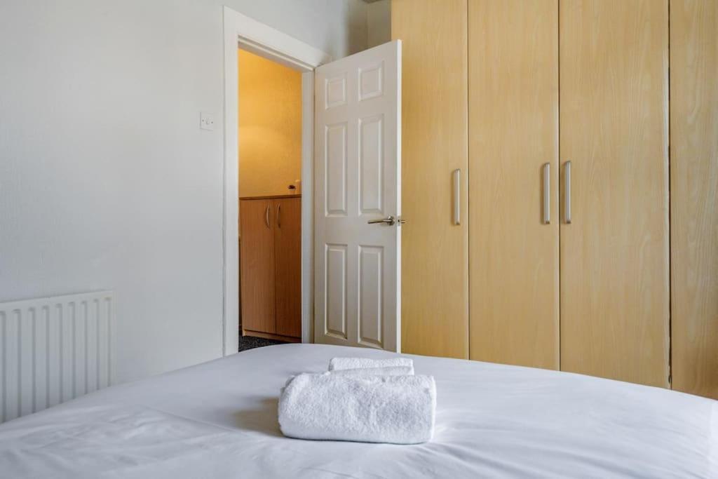 Cosy 2 Bedroom Town House Close To Centre * Belfast
