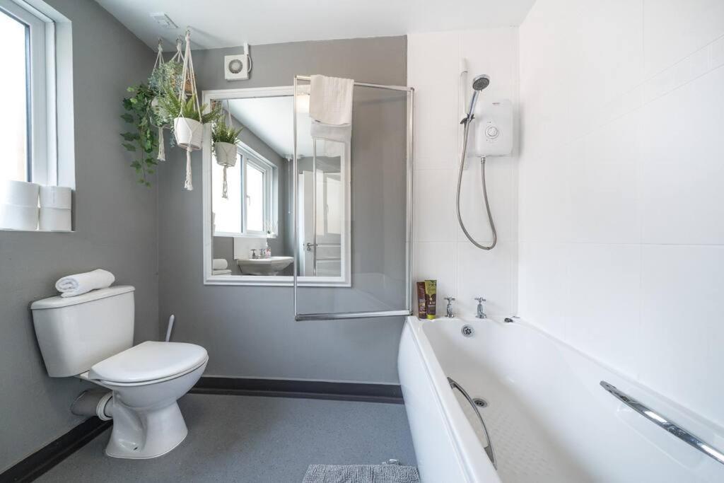 Cosy 2 Bedroom Town House Close To Centre Apartment