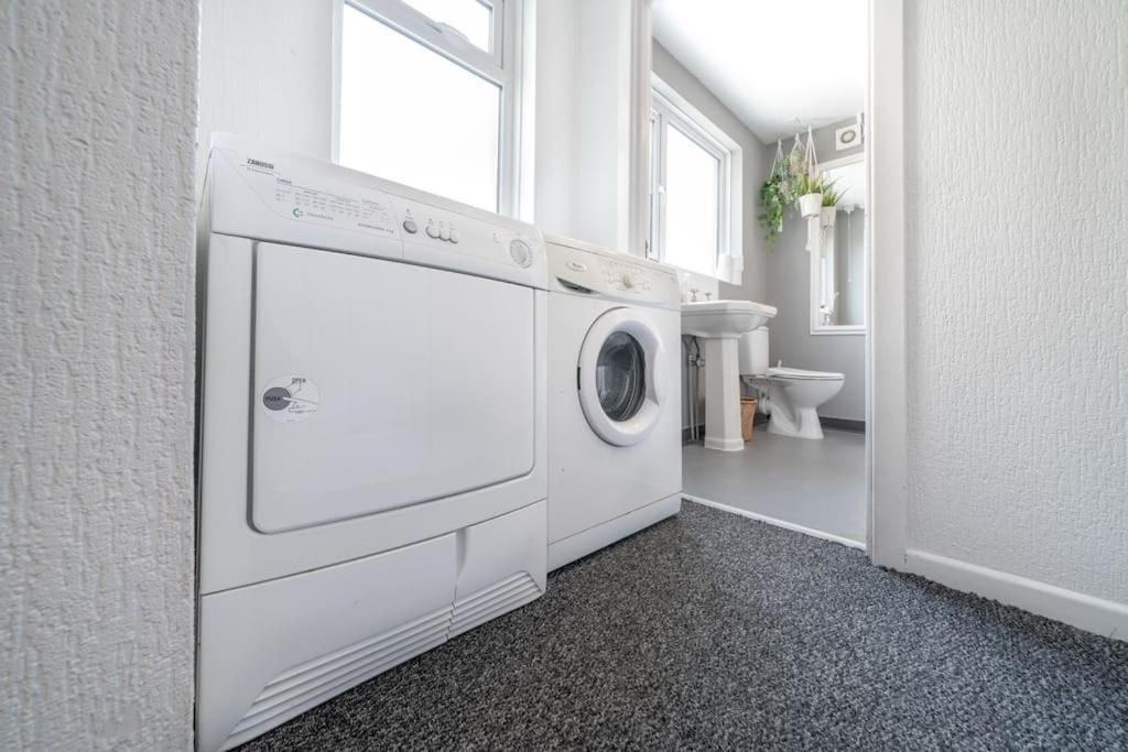 Apartment Cosy 2 Bedroom Town House Close To Centre *